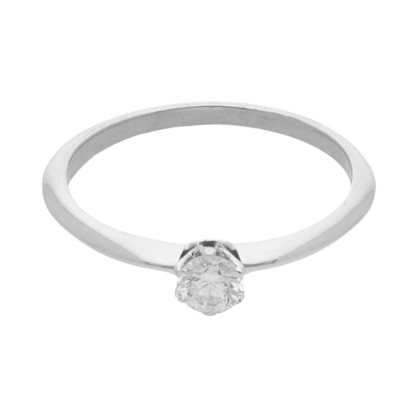 Anillo solitario fino con diamante en oro blanco 14k