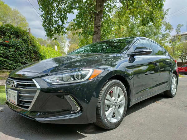 Hyundai-Elantra-2.0-Gls-Premium-At